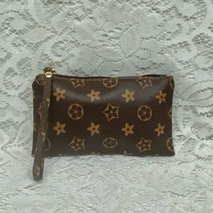 Brown Faux Leather Compact Wallet-Wristlet 7.5in x 4.5in x 1in